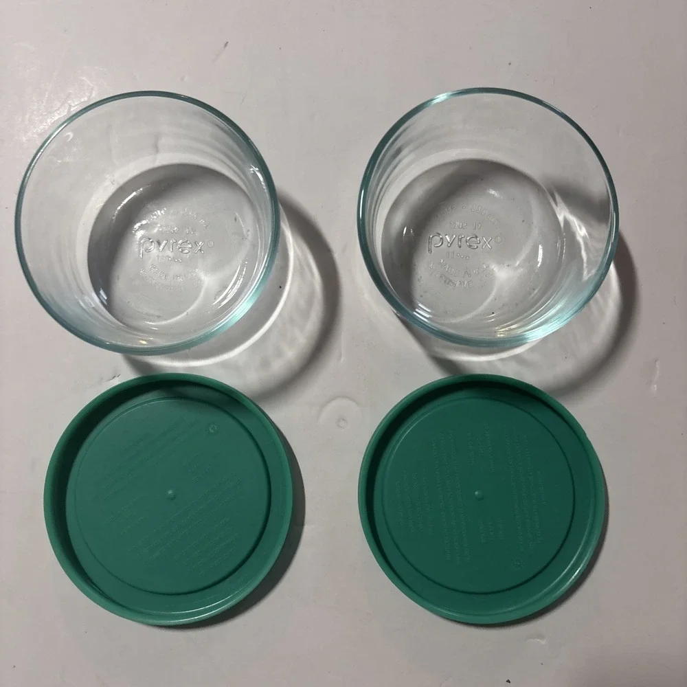 Pyrex Lot Of 2 7202 1 Cup Green Tinted Glass Bowls & Green Lids EUC